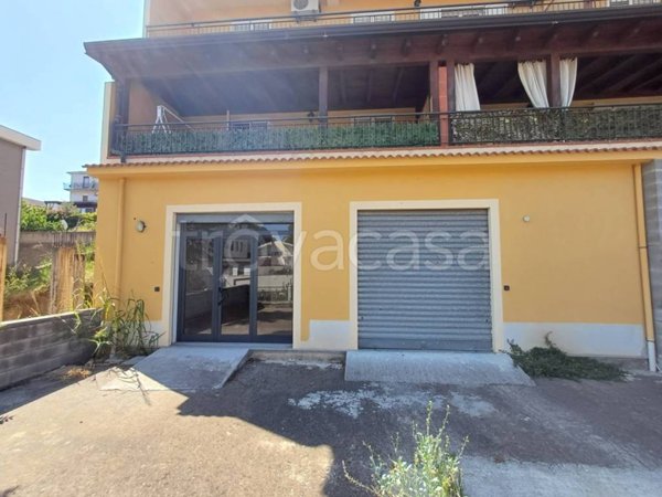 locale commerciale in vendita a Patti