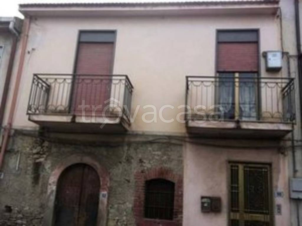 casa indipendente in vendita a Patti in zona Case Nuove Russo