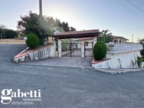 casa indipendente in vendita a Patti in zona Provenzani