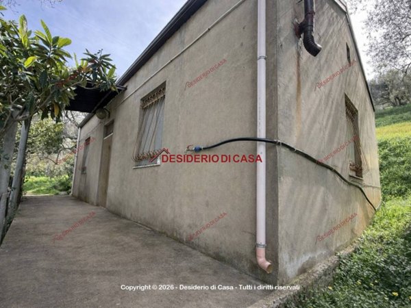 casa indipendente in vendita a Pettineo