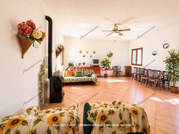 casa indipendente in vendita a Pettineo