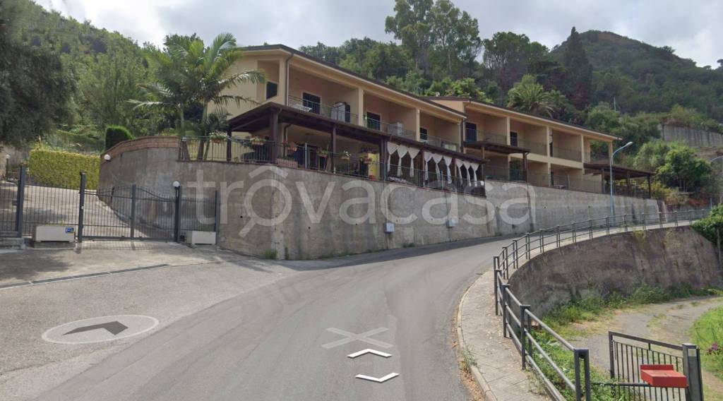 casa indipendente in vendita a Piraino in zona Calanovella