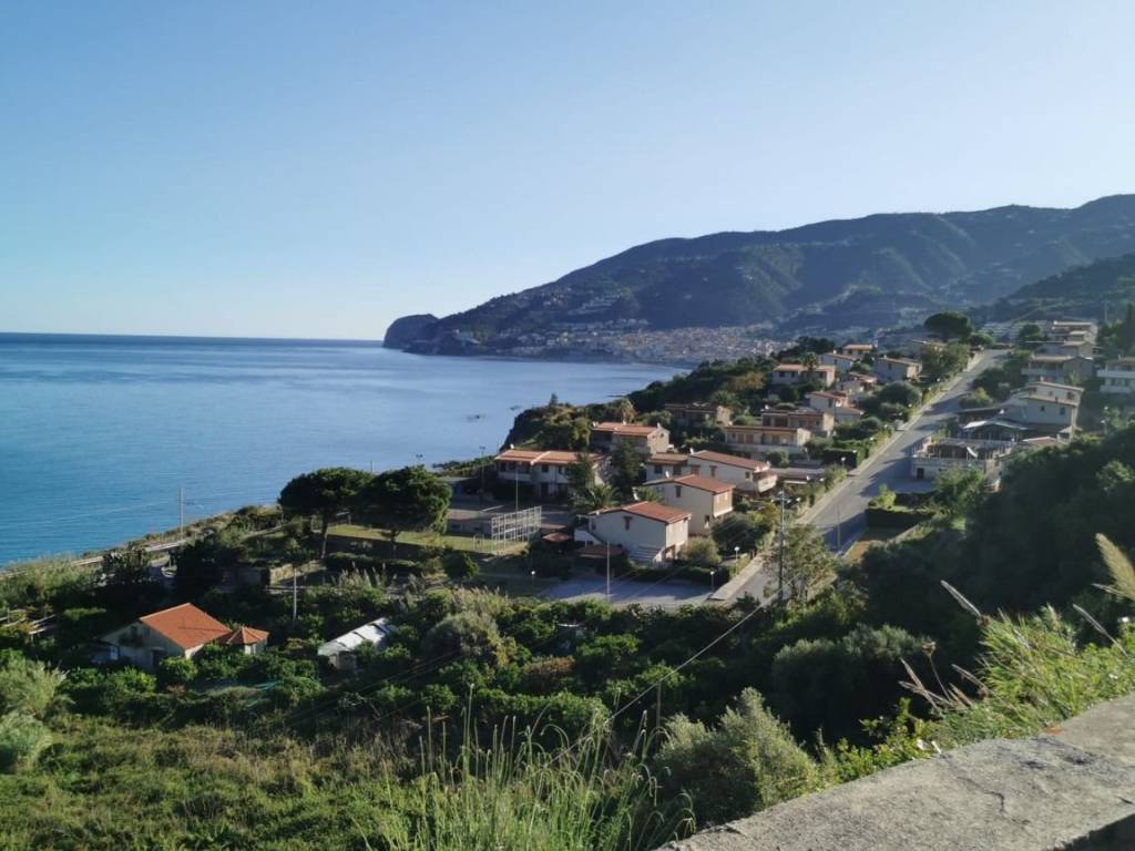casa indipendente in vendita a Piraino