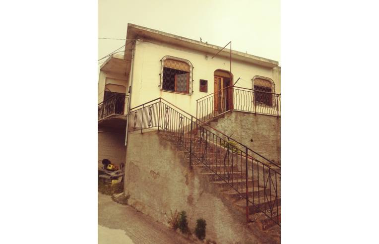 casa indipendente in vendita a Piraino in zona Gliaca