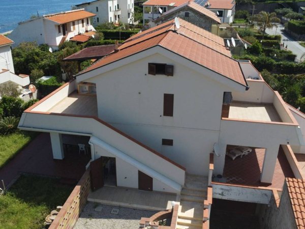 casa indipendente in vendita a Piraino in zona Calanovella