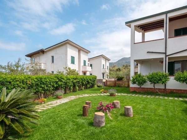 appartamento in vendita a Piraino in zona Calanovella