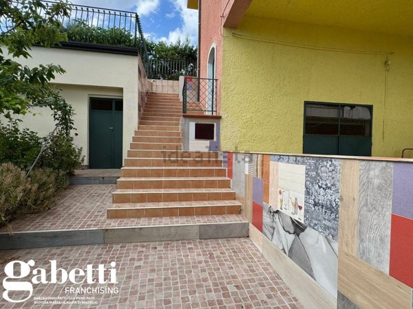 casa indipendente in vendita a Piraino