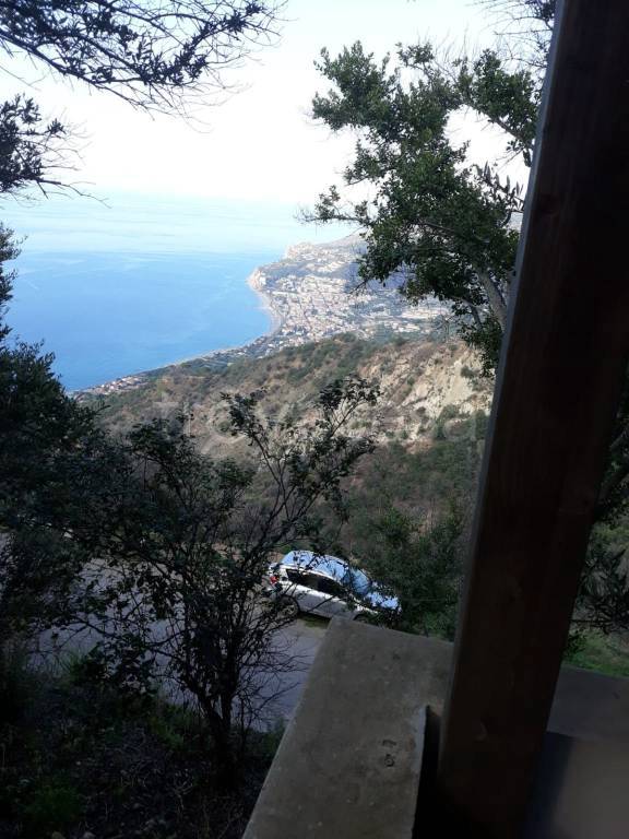 appartamento in vendita a Piraino in zona Merca