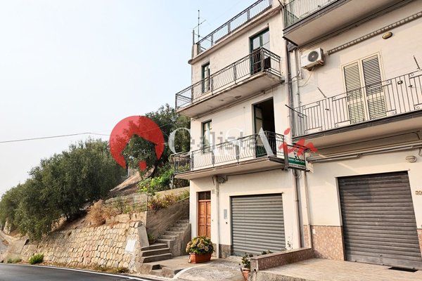 casa indipendente in vendita a Piraino