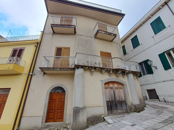 casa semindipendente in vendita a Raccuja