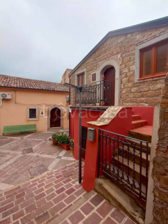 casa indipendente in vendita a Reitano