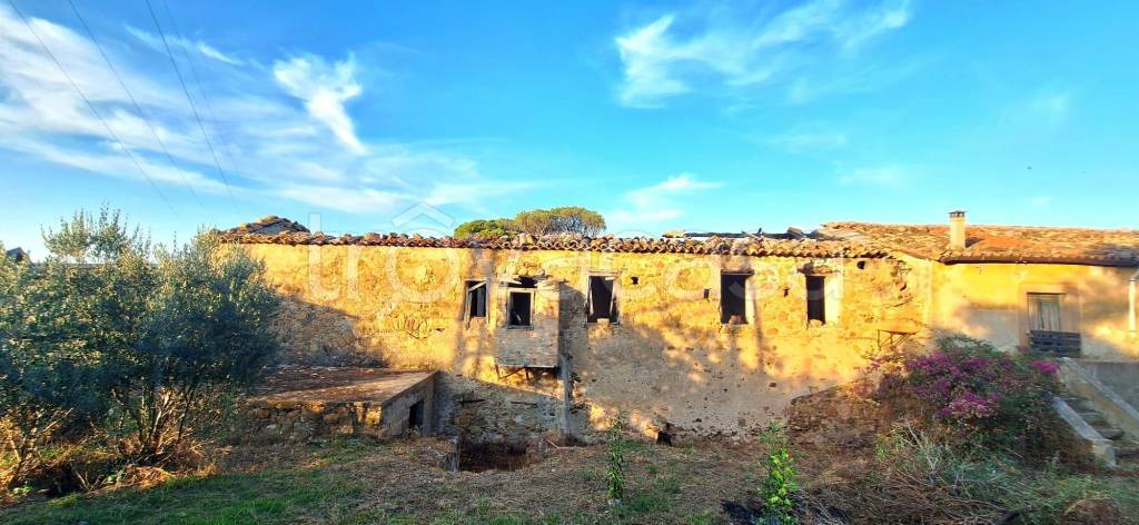 casa indipendente in vendita a Reitano