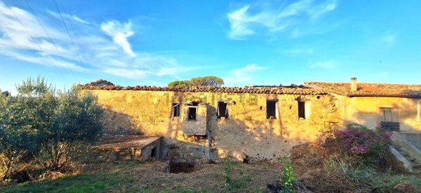 quadrivano in vendita a Reitano