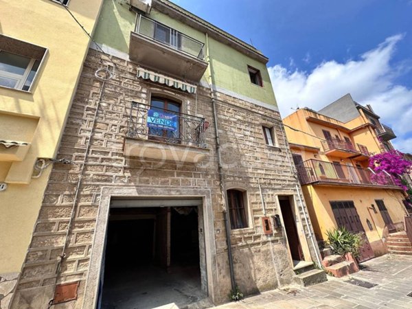 casa indipendente in vendita a Reitano