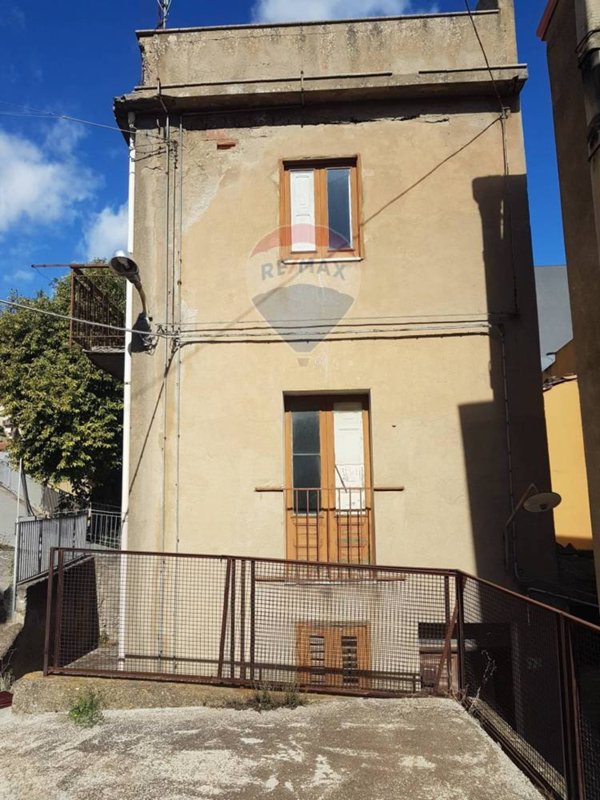 casa indipendente in vendita a Reitano