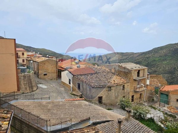 casa semindipendente in vendita a Reitano