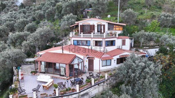 casa indipendente in vendita a Reitano