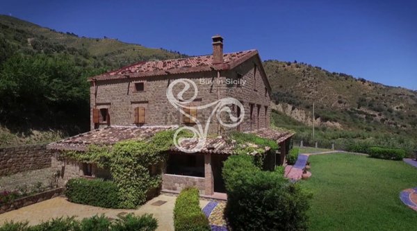 casa indipendente in vendita a Reitano