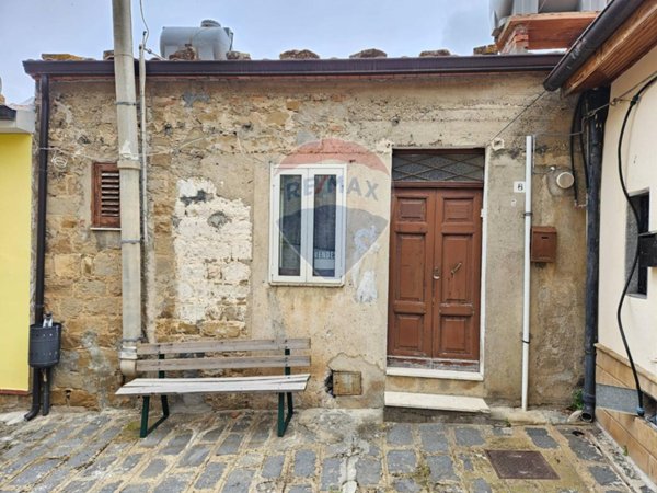 casa indipendente in vendita a Reitano