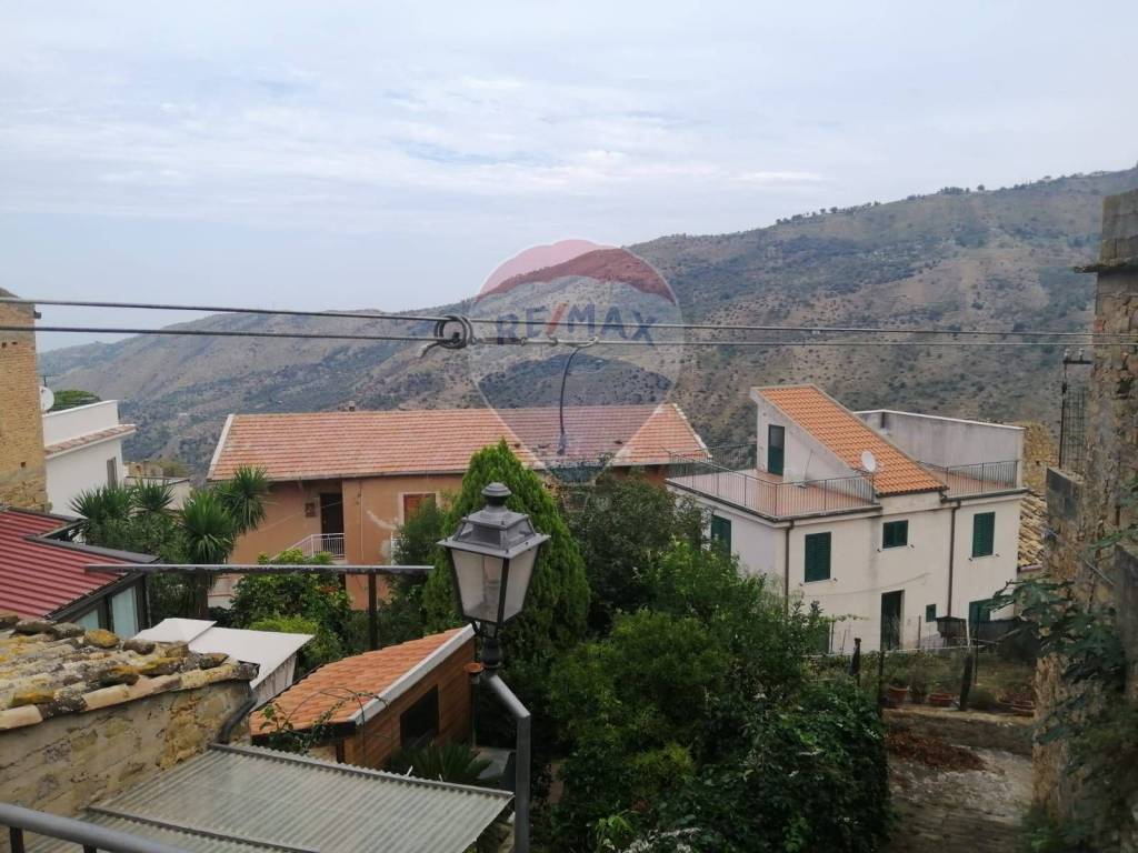 casa indipendente in vendita a Reitano