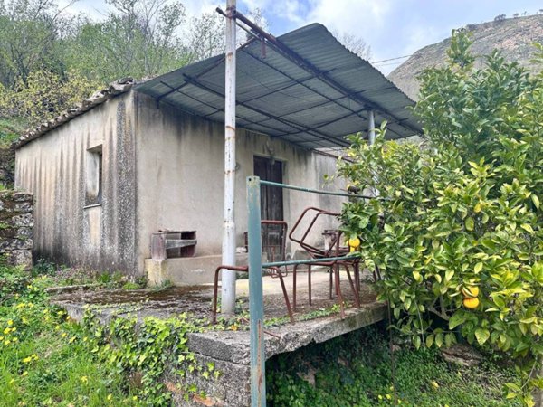 casa indipendente in vendita a Reitano