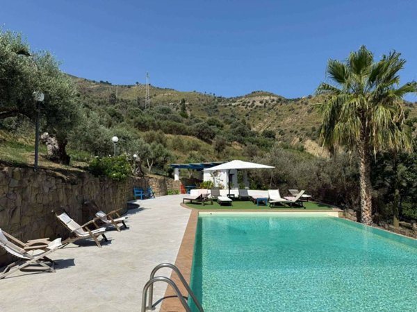 casa indipendente in vendita a Reitano