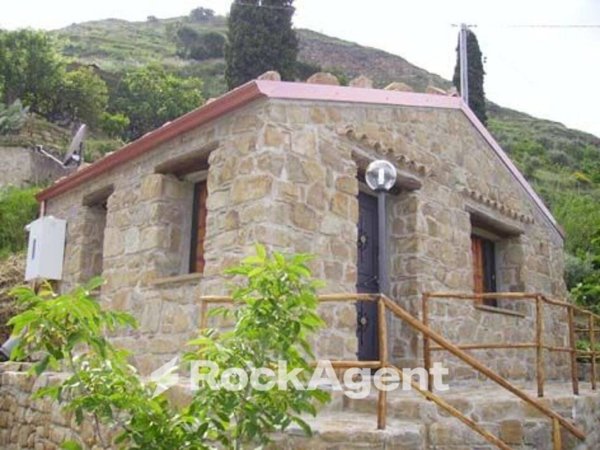 casa indipendente in vendita a Reitano