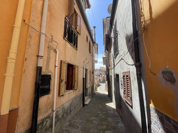 casa indipendente in vendita a Reitano