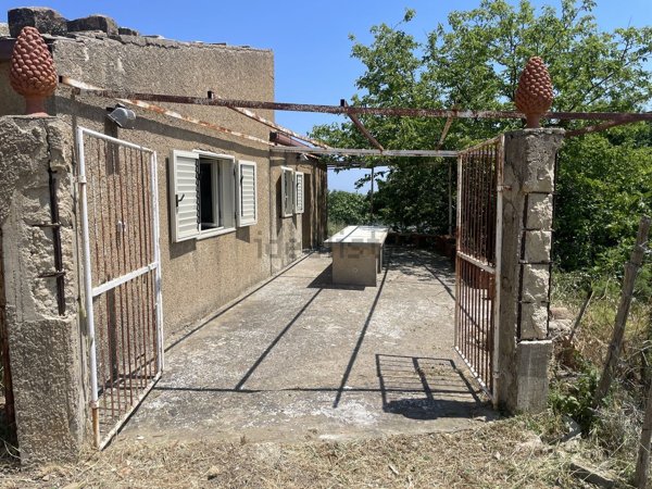 casa indipendente in vendita a Reitano