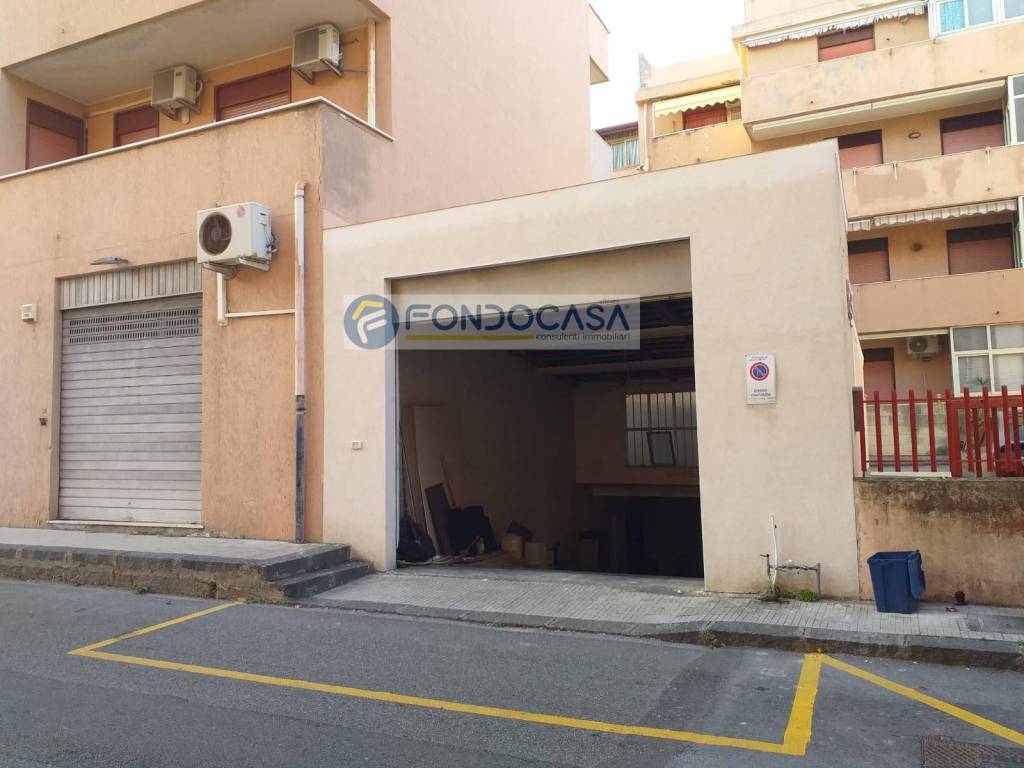locale commerciale in vendita a Roccalumera