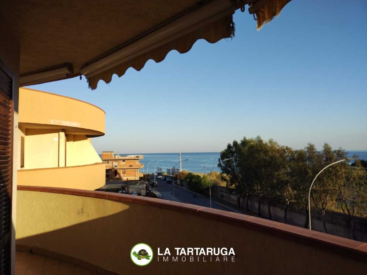 appartamento in vendita a Roccalumera