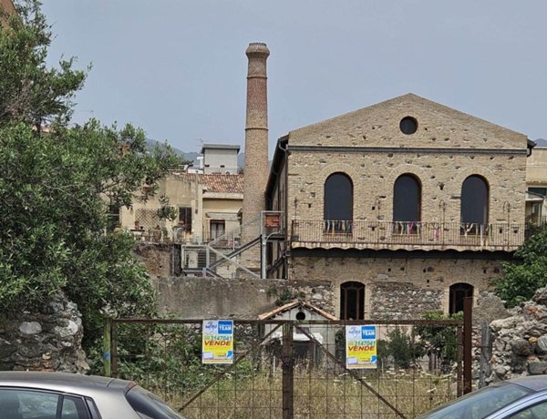 negozio in vendita a Roccalumera