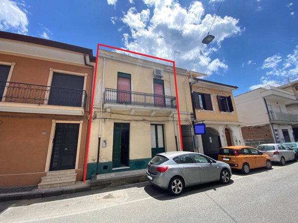casa indipendente in vendita a Roccalumera