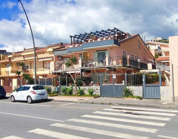 appartamento in vendita a Roccalumera