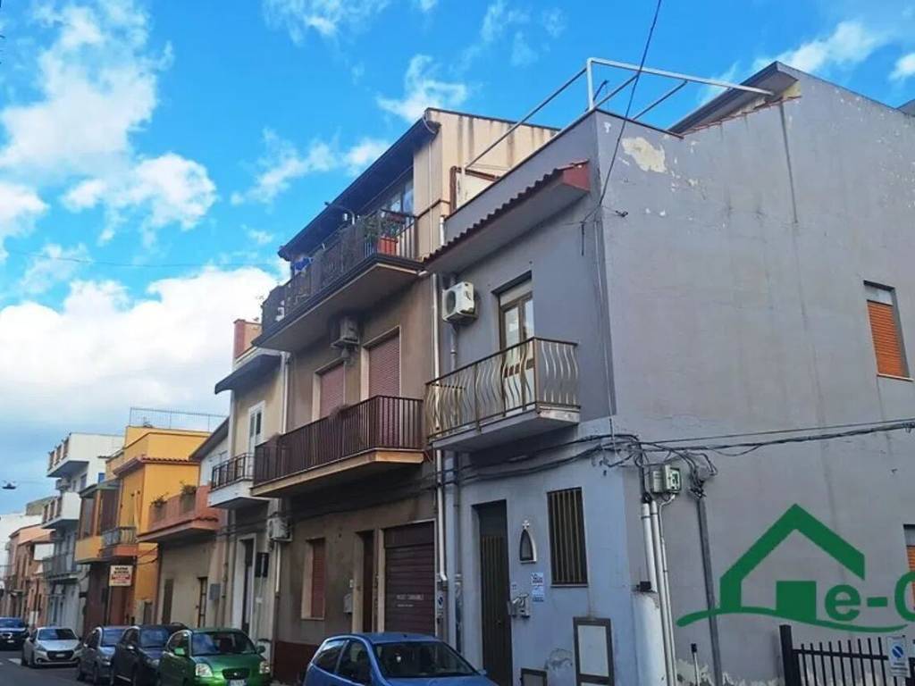 casa indipendente in vendita a Roccalumera