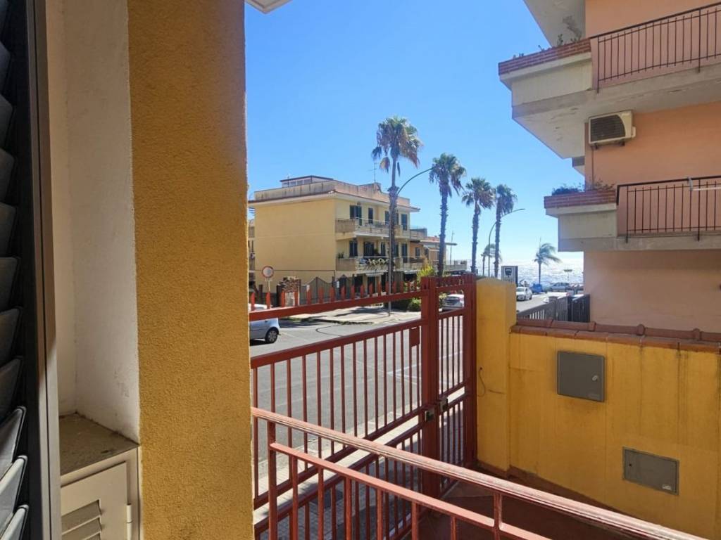 appartamento in vendita a Roccalumera