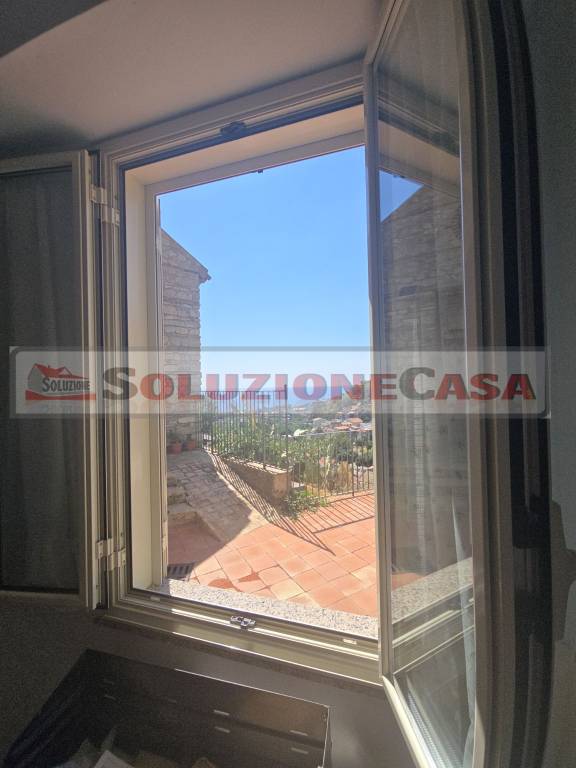 casa indipendente in vendita a Roccalumera in zona Allume