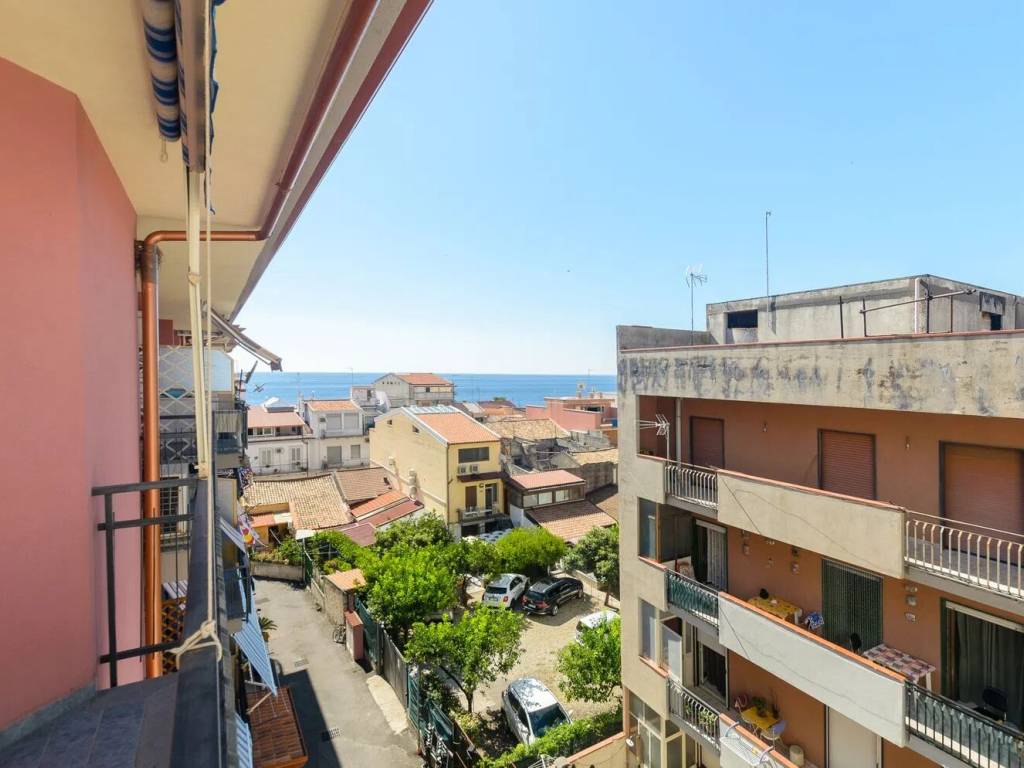 appartamento in vendita a Roccalumera