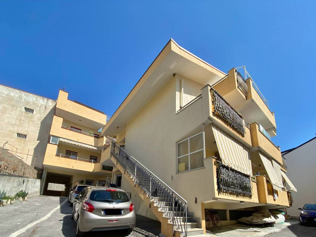 appartamento in vendita a Roccalumera