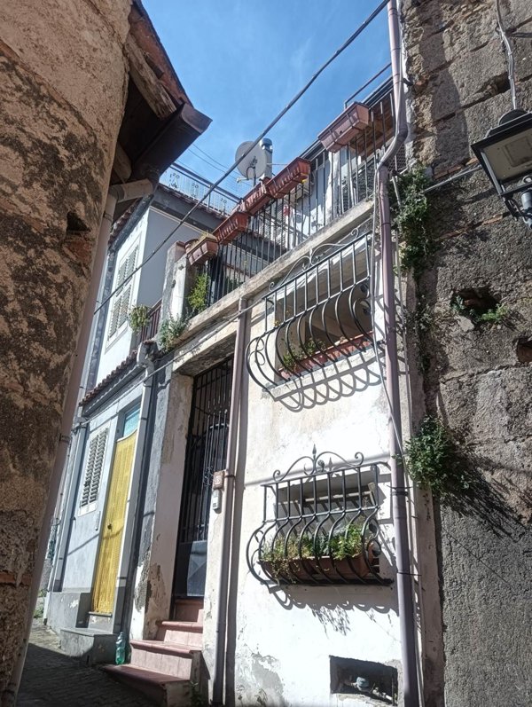 casa indipendente in vendita a Roccalumera in zona Sciglio
