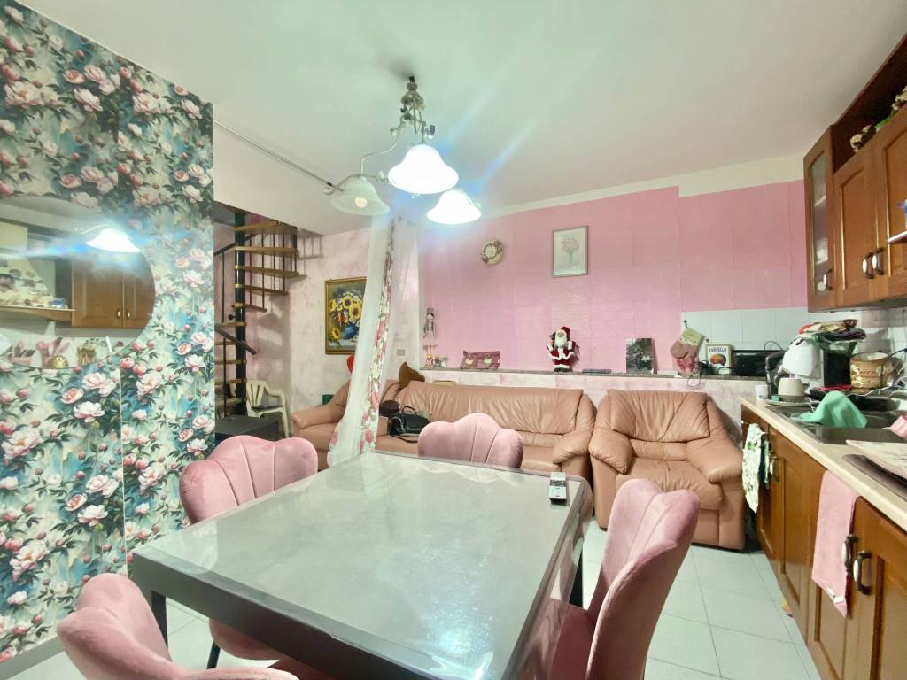 casa indipendente in vendita a Roccalumera in zona Sciglio