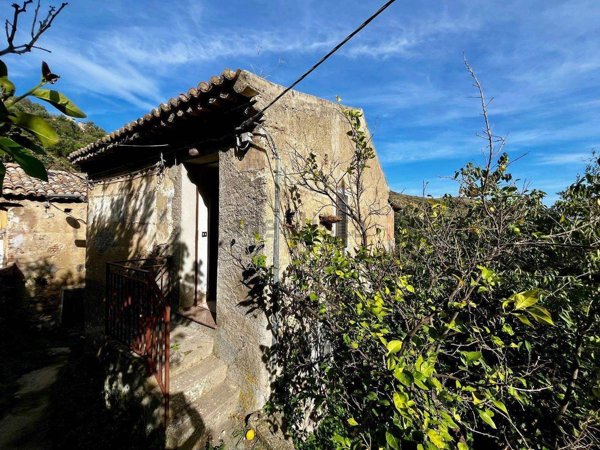 casa indipendente in vendita a Roccalumera in zona Sciglio