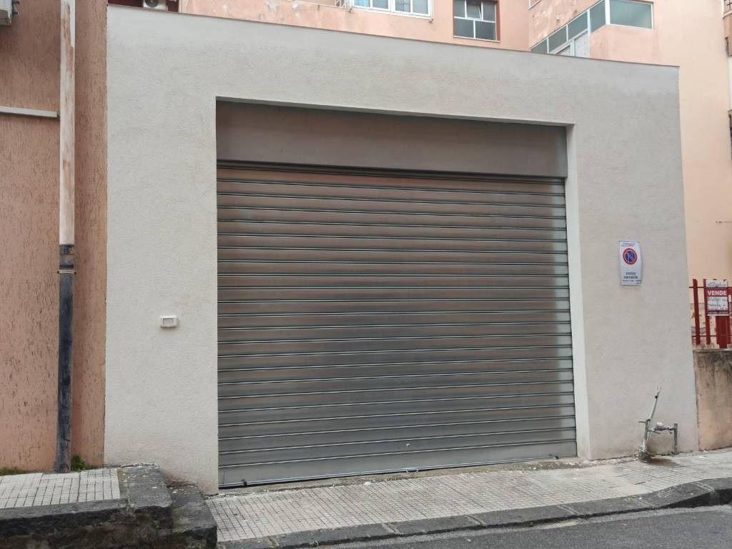 locale commerciale in vendita a Roccalumera