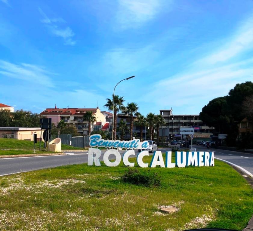 negozio in vendita a Roccalumera