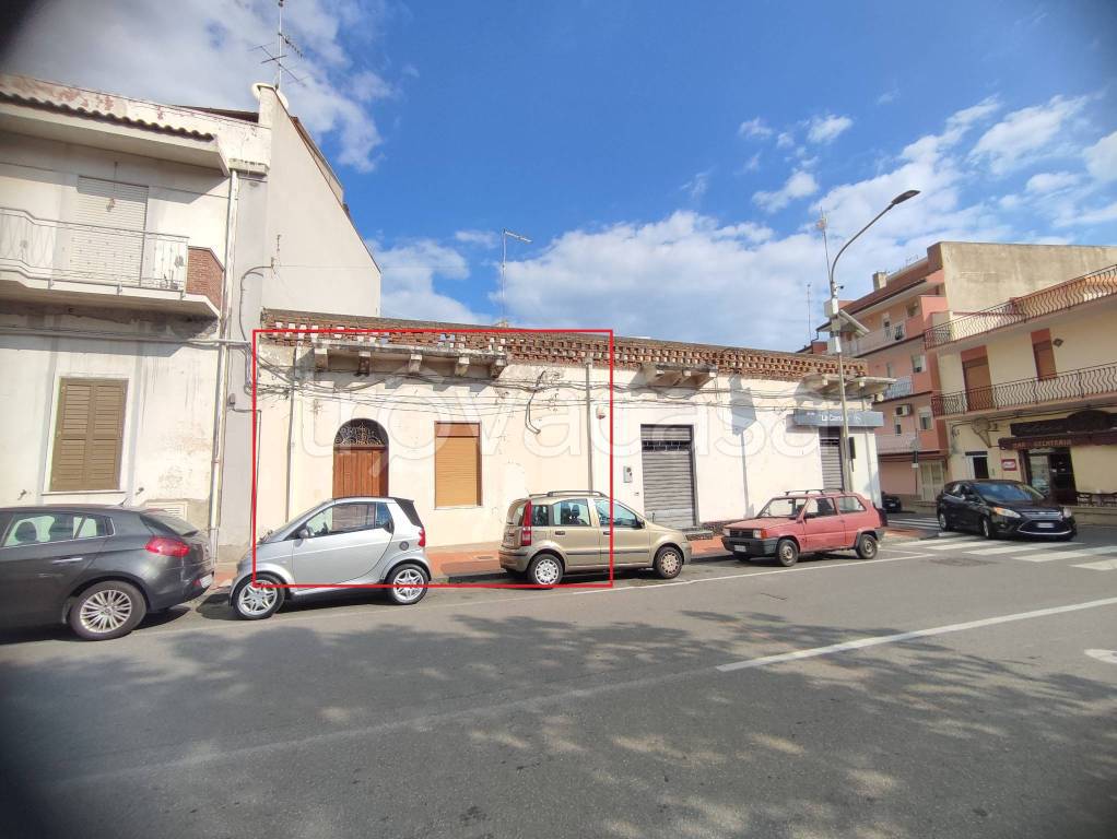 casa indipendente in vendita a Roccalumera