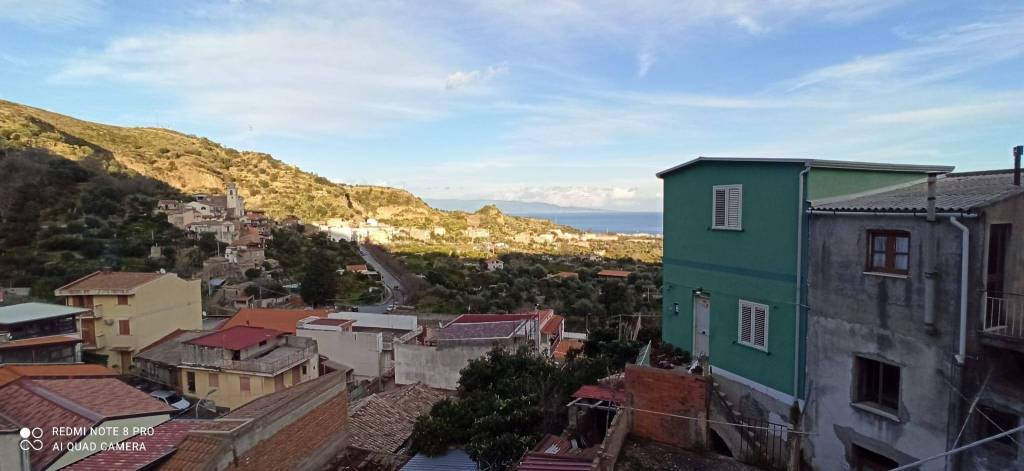 casa indipendente in vendita a Roccalumera in zona Sciglio