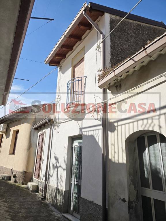 casa indipendente in vendita a Roccalumera in zona Allume