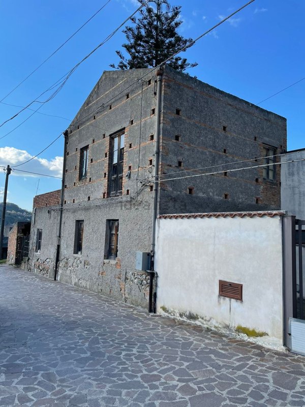 casa indipendente in vendita a Roccavaldina