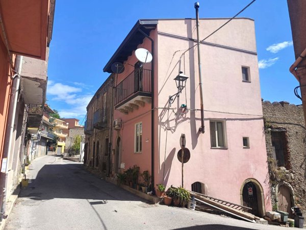 casa indipendente in vendita a Rodì Milici