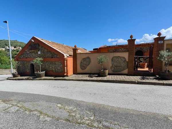 casa indipendente in vendita a Rodì Milici